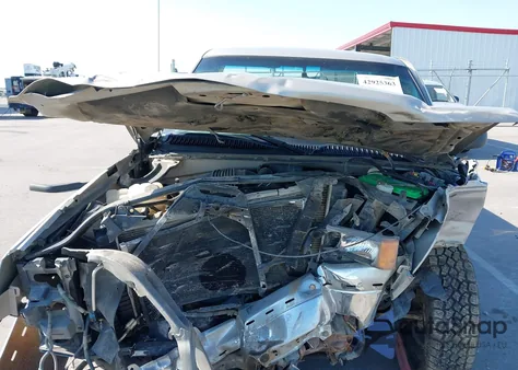 2005 Chevrolet Silverado 1500 Work Truck z USA, uszkodzony, nr VIN 1GCEC14X65Z140695